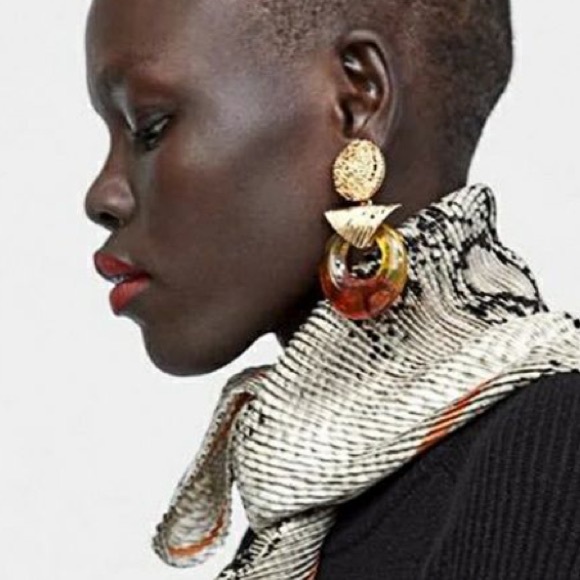 Zara | clip on earrings - Picture 2 of 3